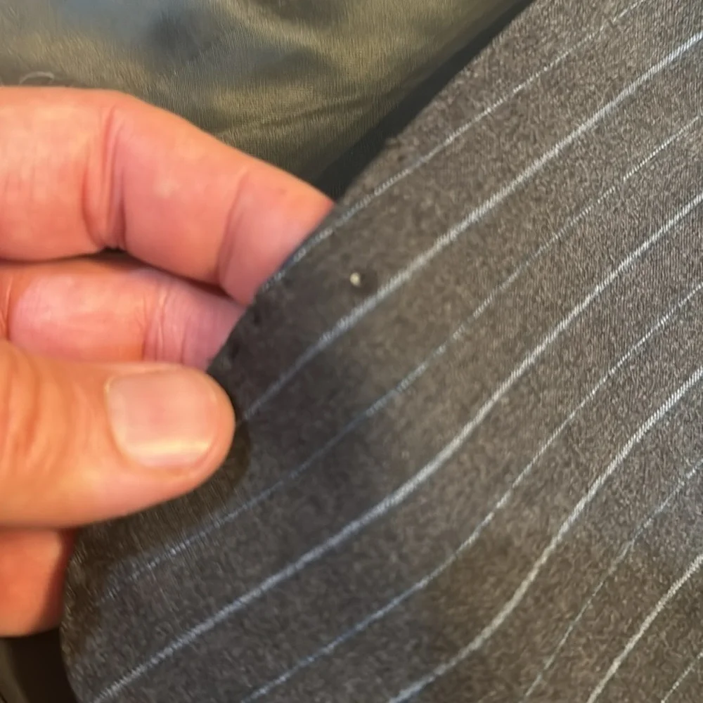 Corneliani 100% Virgin Wool extra fine Pin Striped Blazer Made in Italy see pics